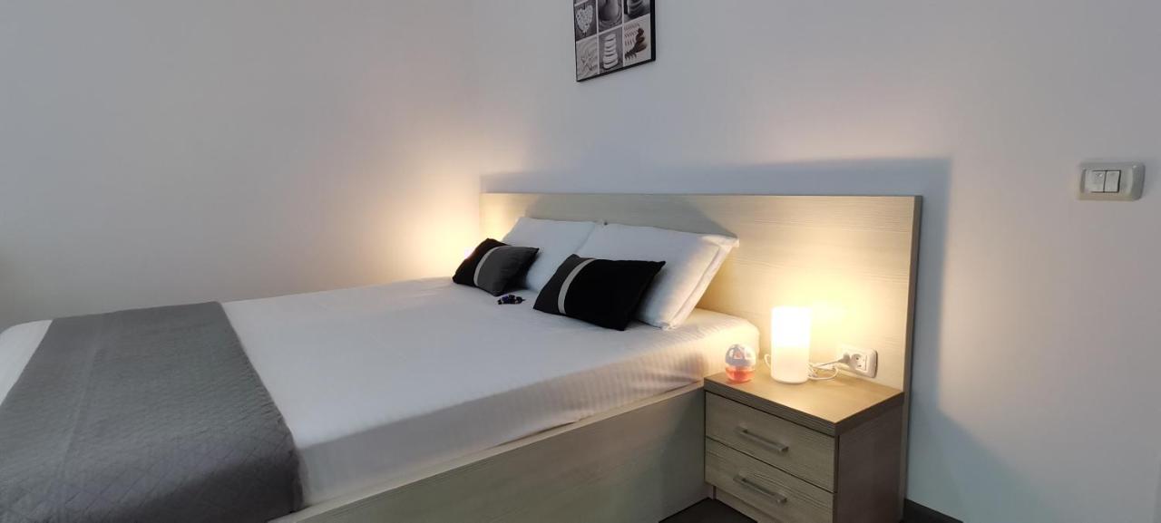 Apartmán Mike Studio Mamaia Nord Năvodari Exteriér fotografie